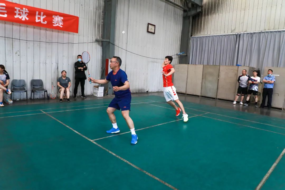 激情碰撞 羽球飞扬——jdpay钱包高科工会举办2022年职工羽毛球比赛